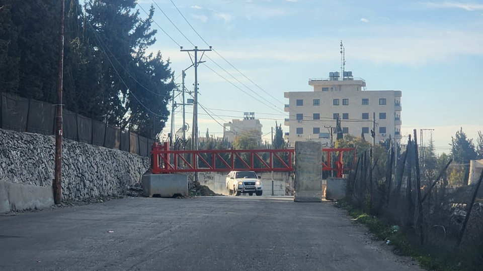 Geschlossene Schranke auf einer Straße in Beit Jala, Bethlehem Foto © WCC-EAPPI/Amos